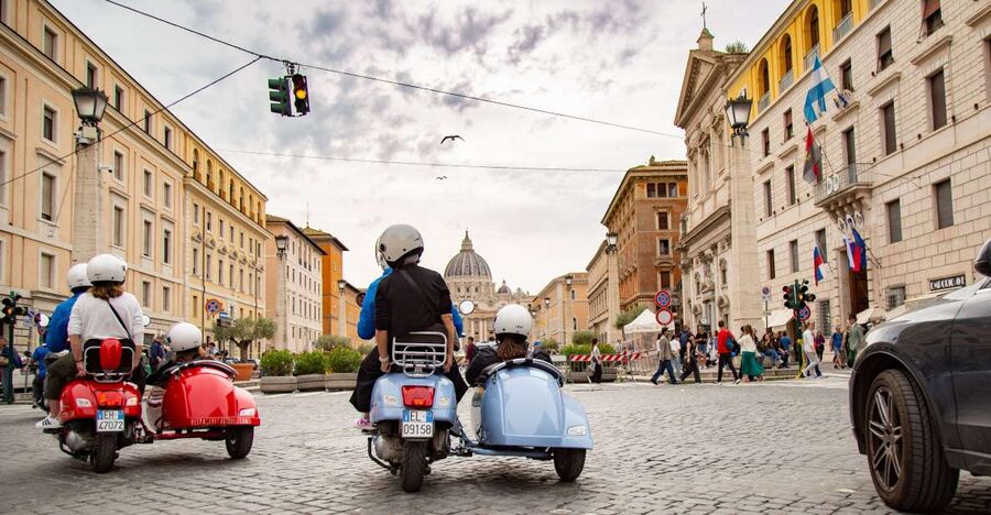 Afternoon Vespa Sidecar Tour with Gourmet Gelato Stop - Meeting at Piazza della Repubblica and Getting Ready to Ride