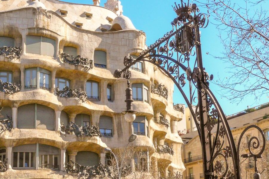 Barcelona: Half Day Tour on Sidecar Motorcycle - Arc de Triomf, Passeig de Gràcia, and La Rambla: the big streets you can actually enjoy