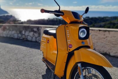 E-motorbike virtual guided tour in Marseille - Getting Started at Trolib25 Quai de Rive Neuve (and What to Bring)