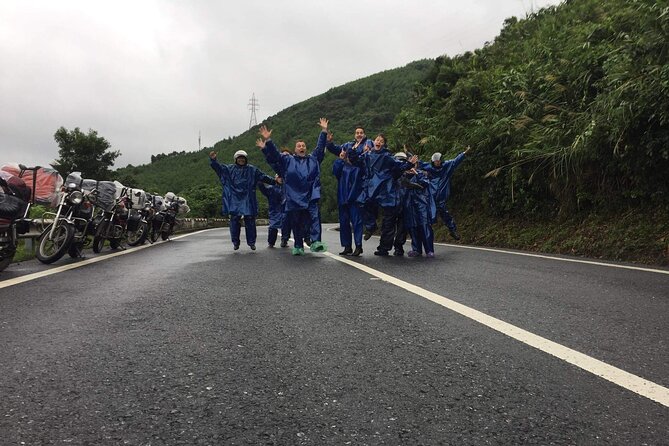 HAI VAN PASS MOTORBIKE TOUR - Top Gear Experience - Da Nang Through-Drive and the Smooth Finish in Hoi An