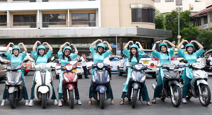 HCMC: Female Rider: Saigon Motorbike Adventures - Street-food choices: noodles, sugarcane juice, and 12 tastings