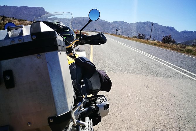 Motorbike adventures on a dual purpose motorbike in the Garden Route and Karoo. - Cape fynbos and wetlands: how the bird life changes your ride