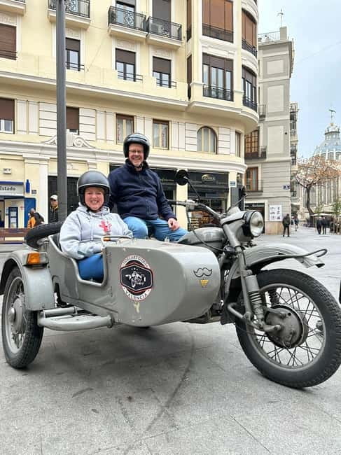 Valencia: The Highlights Tour in Vintage Sidecar - The guide factor: the Jan effect and why it matters
