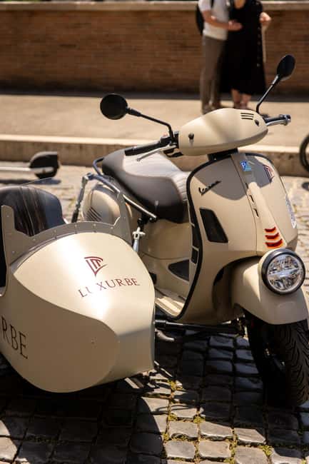 Vespa Sidecar Tour: Highlights of Rome - St. Peter’s Square: The Vatican in a Tight, Guided Snapshot