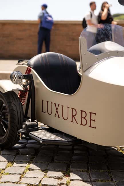 Vespa Sidecar Tour: Highlights of Rome - Colosseum Photo Stop: Iconic, But Plan Your Expectations