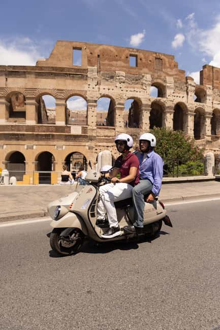 Vespa Sidecar Tour: Highlights of Rome - The Ghetto: Streets With Memory and a Synagogue-Spotting Moment